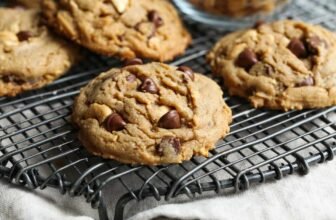 Simple Salted Toffee Cashew Cookies